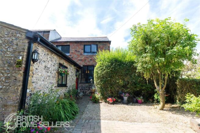 2 bed property, in Church Hill, £310,000