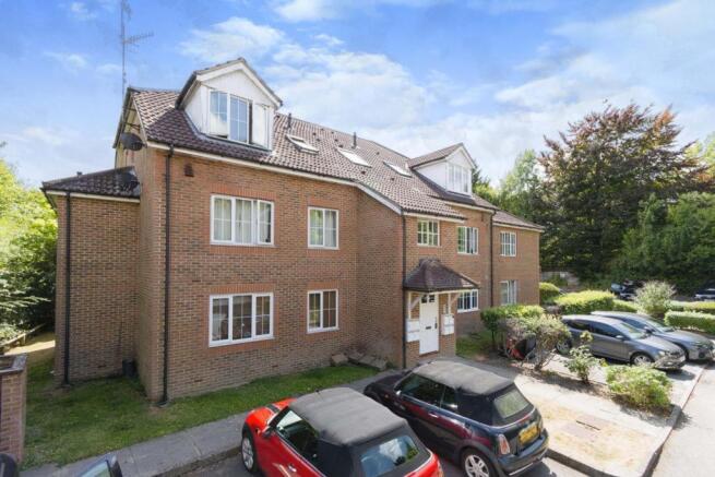2 bed property, in Aspen Vale, £260,000