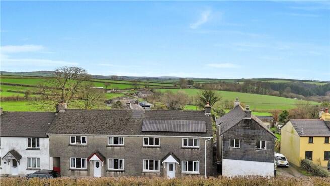 3 bed property, in St. Neot, £230,000