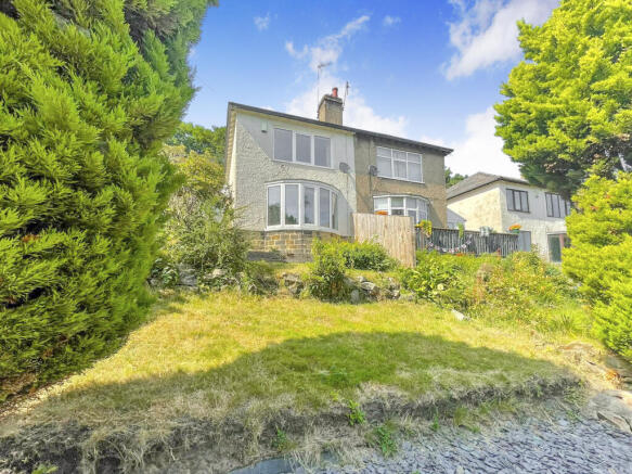 2 bed property, in Britannia Road, £199,995