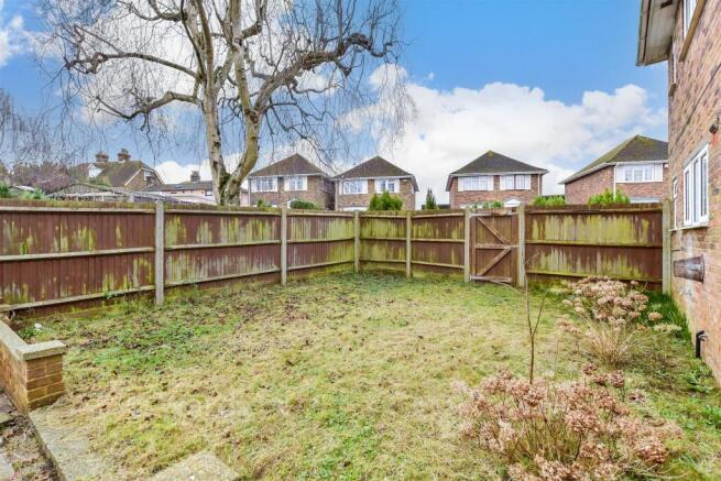 3 bed property, in Adam Close, £270,000