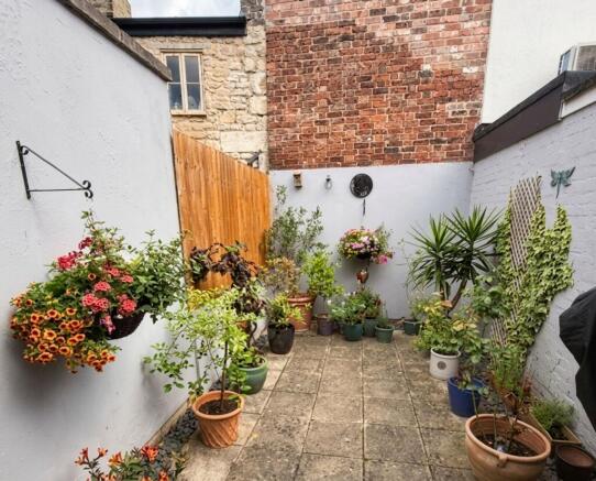 2 bed property, in Brunswick Street, £270,000