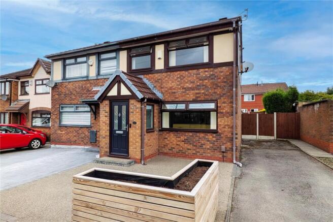 3 bed property, in Town Lane, £250,000