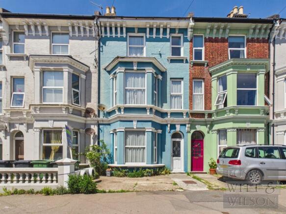 5 bed property, in Mount Pleasant Road, £375,000