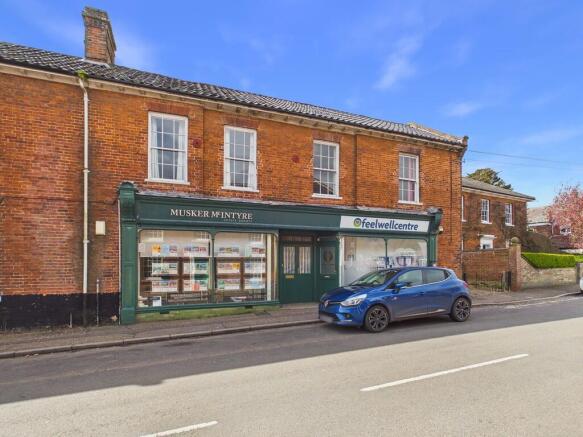 2 bed property, in High Street, £150,000