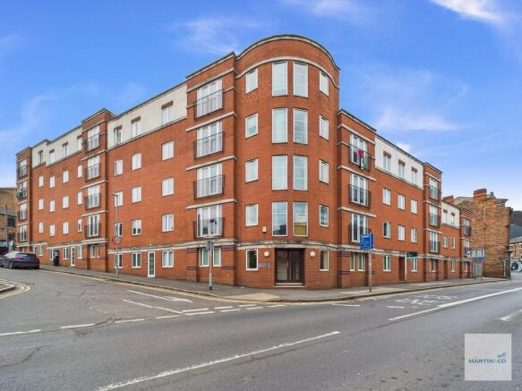 1 bed property, in The Zone, £100,000