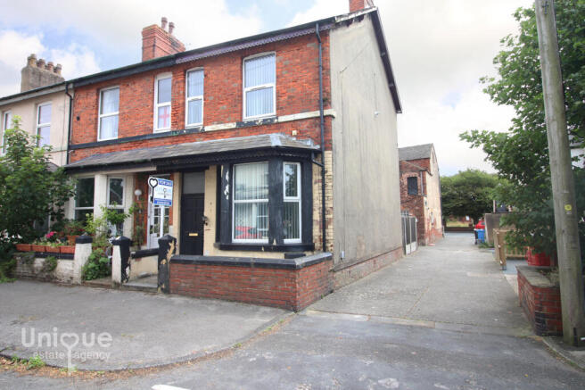 2 bed property, in Lune View, £125,000