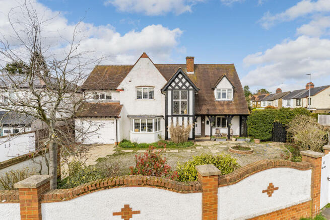 5 bed property, in Great Bowden Road, £735,000