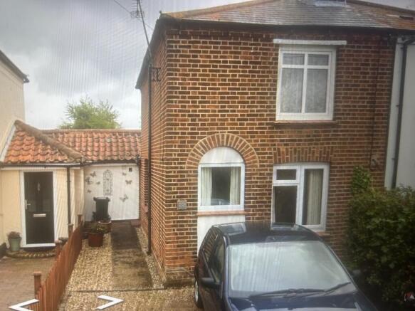 2 bed property, in Prince Of Wales Road, £265,000