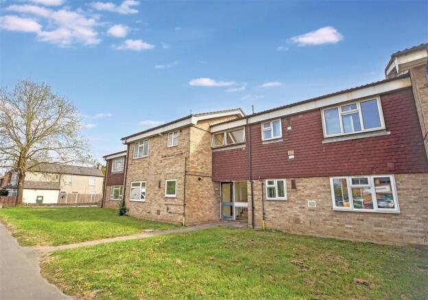 1 bed property, in Kingston Road, £135,000