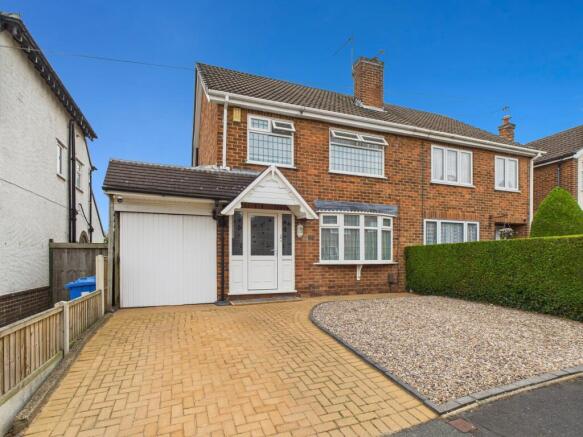 3 bed property, in Rykneld Way, £280,000