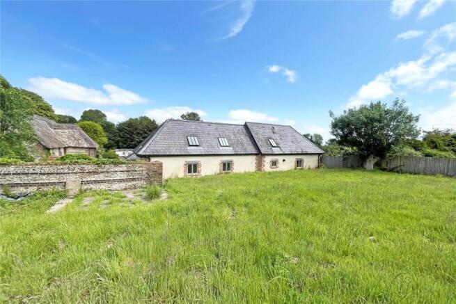 3 bed property, in Milton Abbas, £495,000