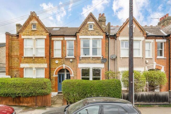 3 bed property, in Garthorne Road, £900,000