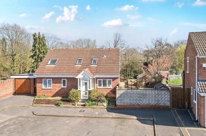 3 bed property, in Gedney Close, £380,000