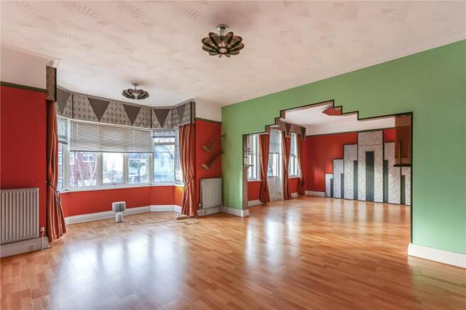 4 bed property, in St Albans Avenue, £325,000