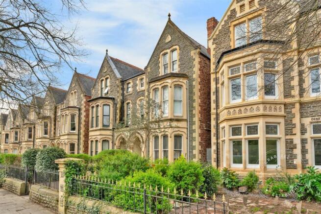 5 bed property, in Cathedral Road, £1,200,000
