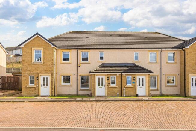 2 bed property, in Sussex Grove, £195,000