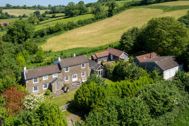 5 bed property, in Honeycliff, £1,400,000