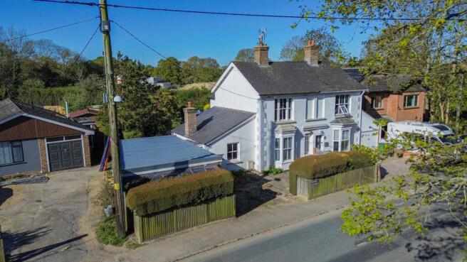 3 bed property, in Green Road, £550,000