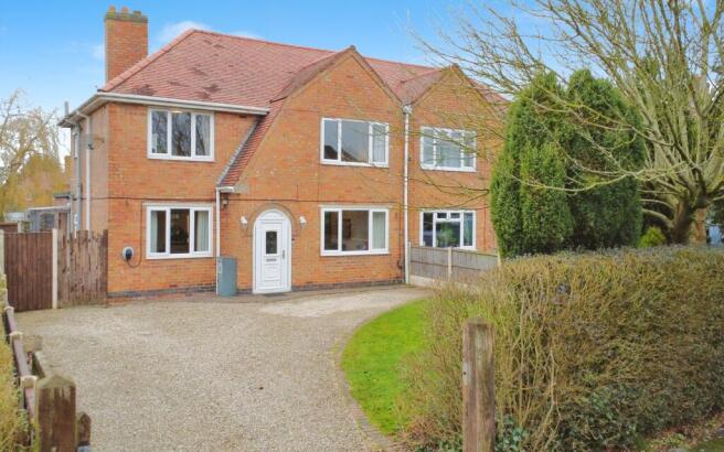 3 bed property, in Abbey Drive, £250,000