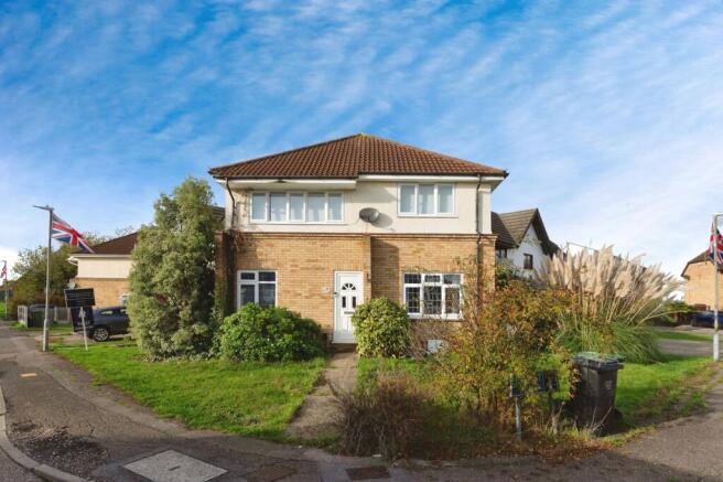 2 bed property, in Charleston Avenue, £150,000