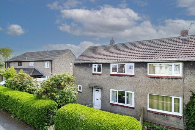 3 bed property, in Capel Avenue, £125,000