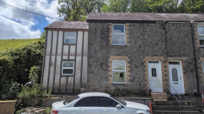 2 bed property, in 116 Bronwydd Road, £55,000