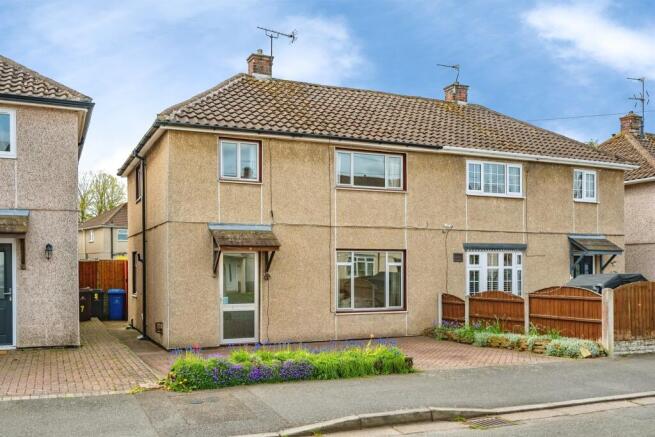 3 bed property, in Finsbury Avenue, £190,000