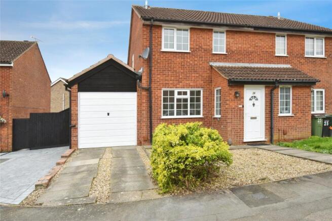 3 bed property, in Acorn Way, £270,000