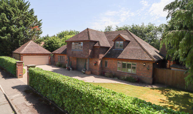 5 bed property, in Wheatfield Avenue, £2,000,000