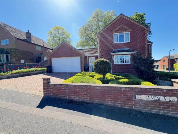 4 bed property, in St. James View, £465,000