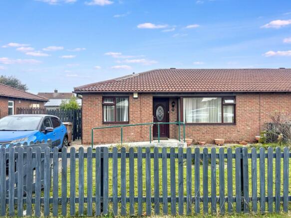 2 bed property, in Beadnell Gardens, £150,000