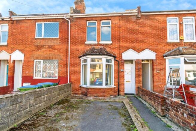 5 bed property, in Langhorn Road, £300,000