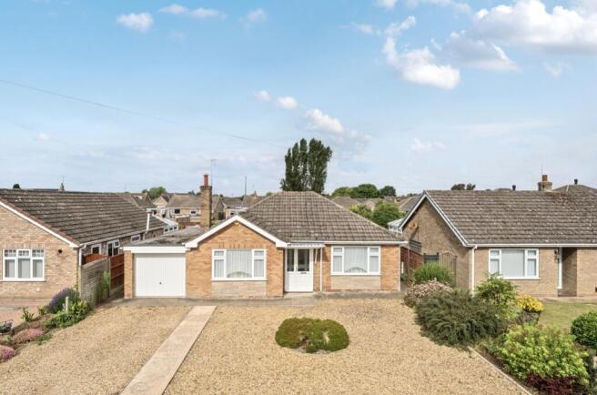 2 bed property, in Langwith Gardens, £210,000