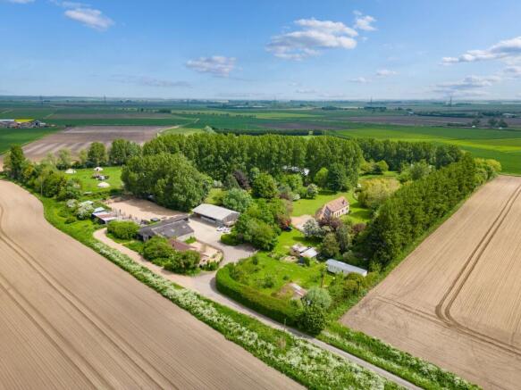 7 bed property, in Horsley Hale, £1,425,000