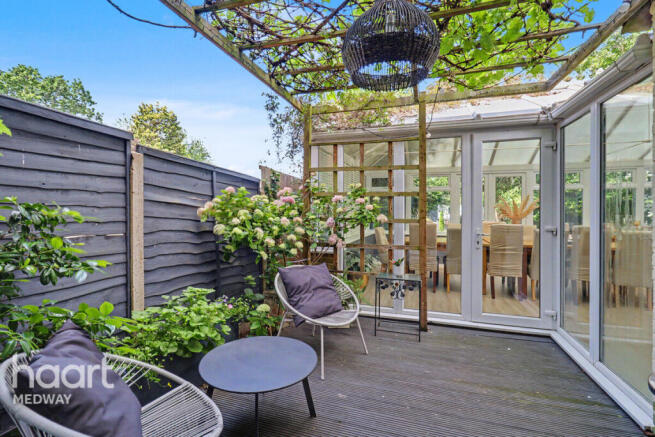 4 bed property, in Maidstone Road, £650,000