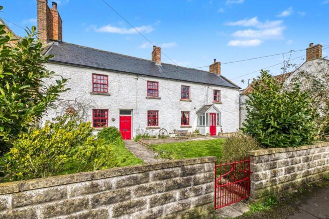 6 bed property, in Quiet, £675,000