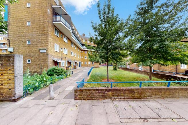 3 bed property, in Greene House, £425,000
