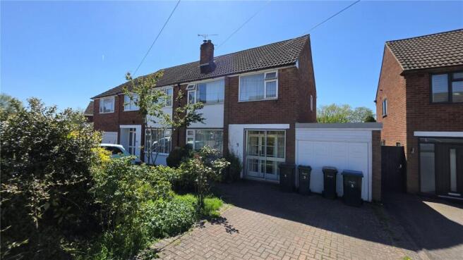 3 bed property, in Ruskin Close, £280,000