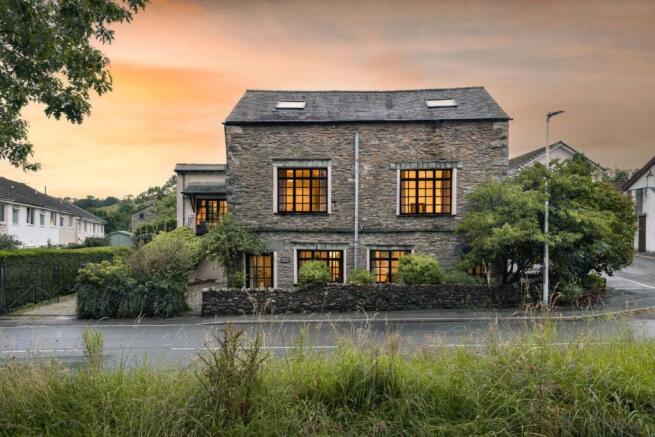 5 bed property, in Staveley House, £875,000