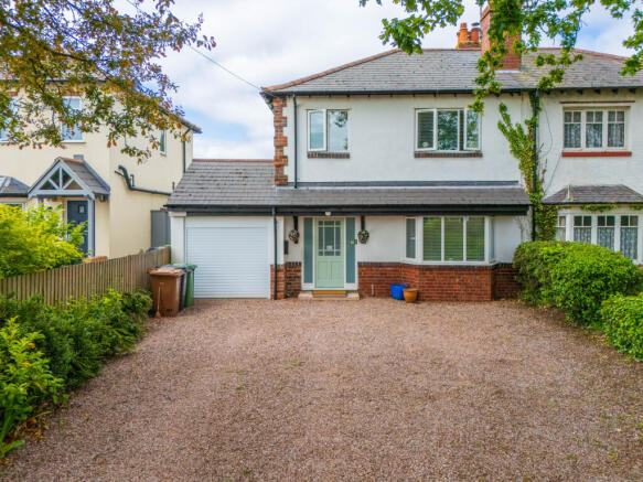 3 bed property, in Waresley Road, £375,000