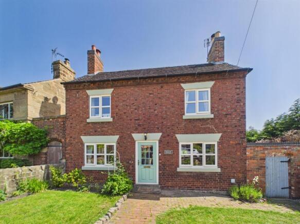 2 bed property, in Hilltop Cottage, £475,000