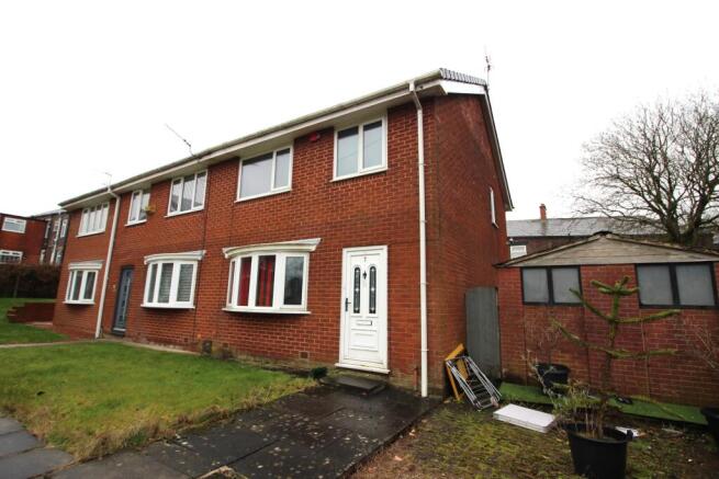 3 bed property, in Glendon Court, £180,000