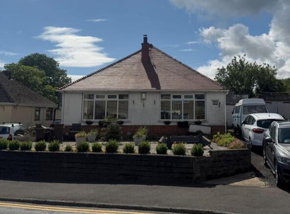 2 bed property, in 114 Coalbrook Road, £180,000
