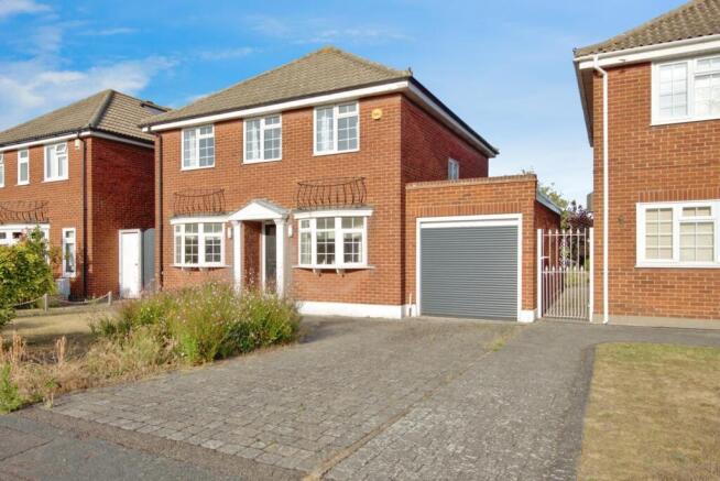 4 bed property, in Lodwick, £585,000