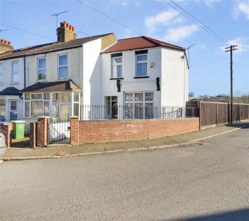 4 bed property, in Riverdale Road, £465,000