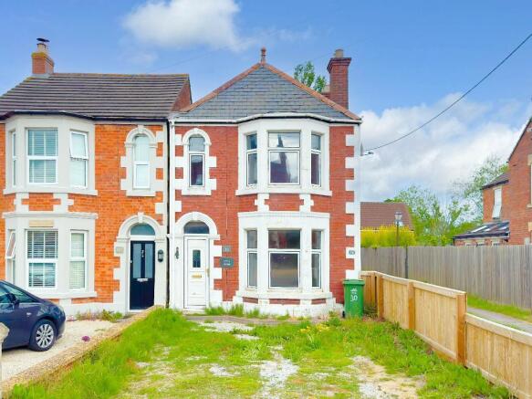 3 bed property, in Woodmarsh, £250,000