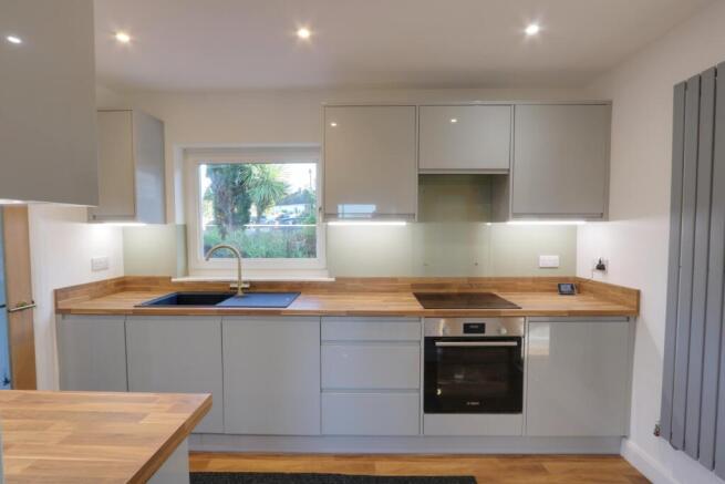 3 bed property, in 19 Tollgate, £400,000