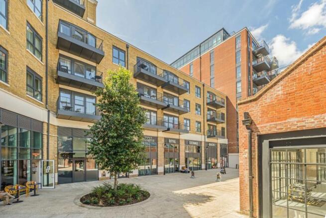 2 bed property, in Heritage Walk, £650,000