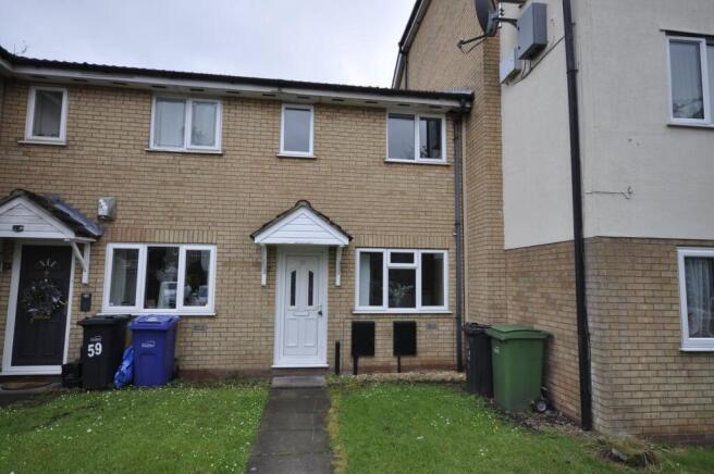 2 bed property, in Foxdale Drive, £175,000